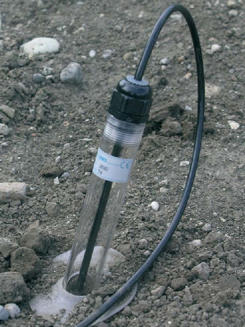 telepített T4 tenziométer korábbi színtelen szondaszárral telepített T4 tenziométer korábbi színtelen szondaszárral